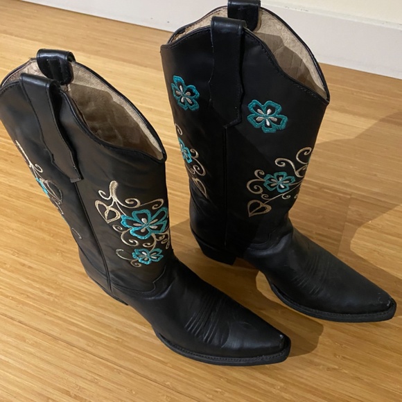 Cowboy boots - Picture 2 of 4